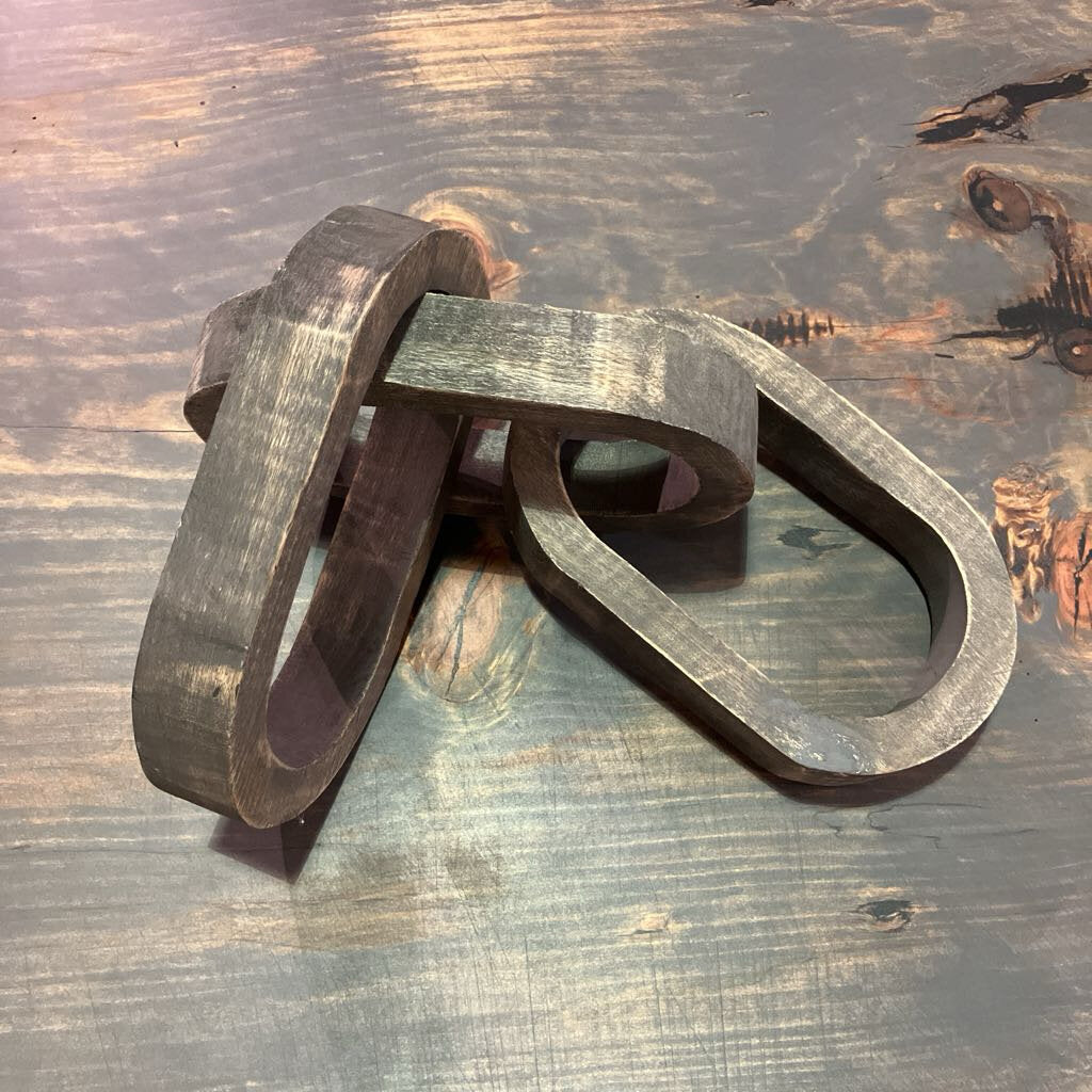 Wooden chain decor