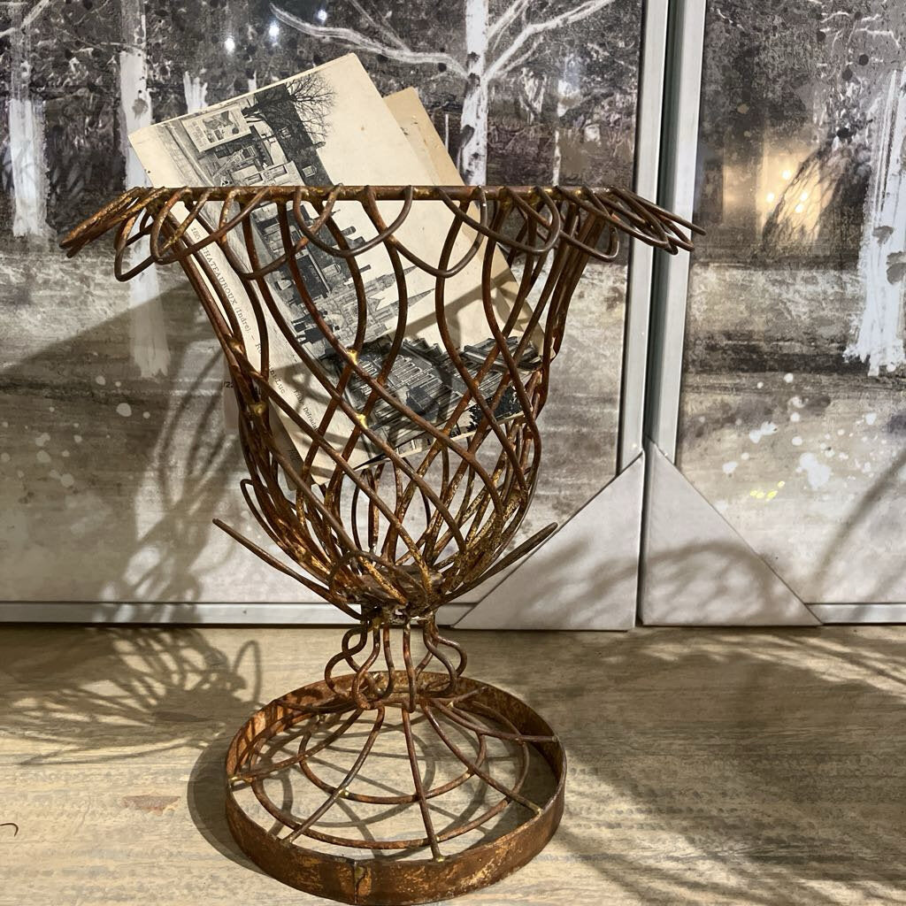 Rusted Wire Planter