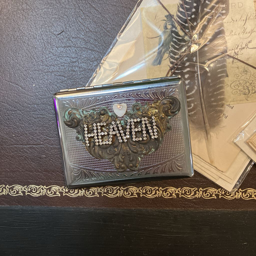 Heaven Upcycled Compact